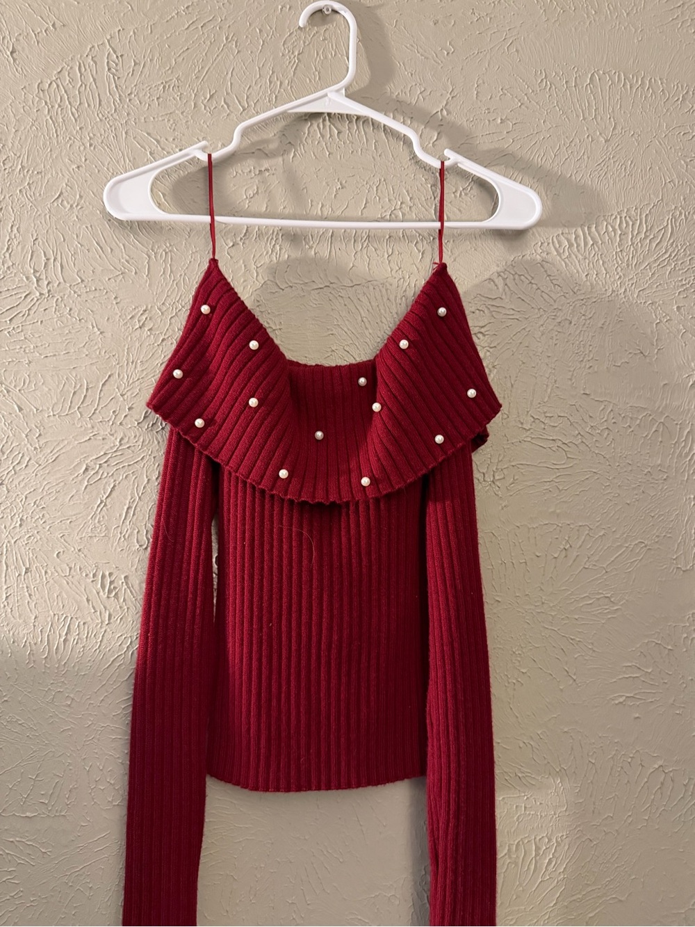 Pearl-Embellished Off-Shoulder Ribbed Sweater - Red